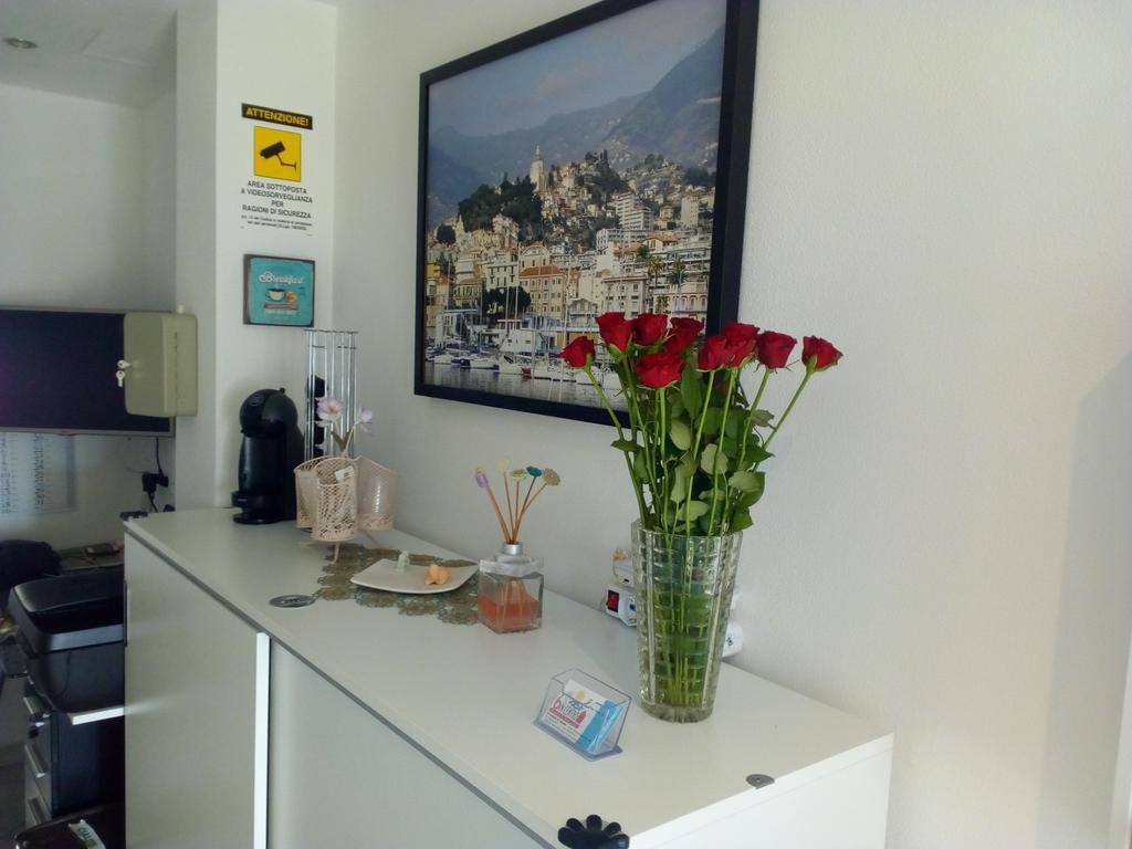 6 in centro guest house Sanremo Esterno foto