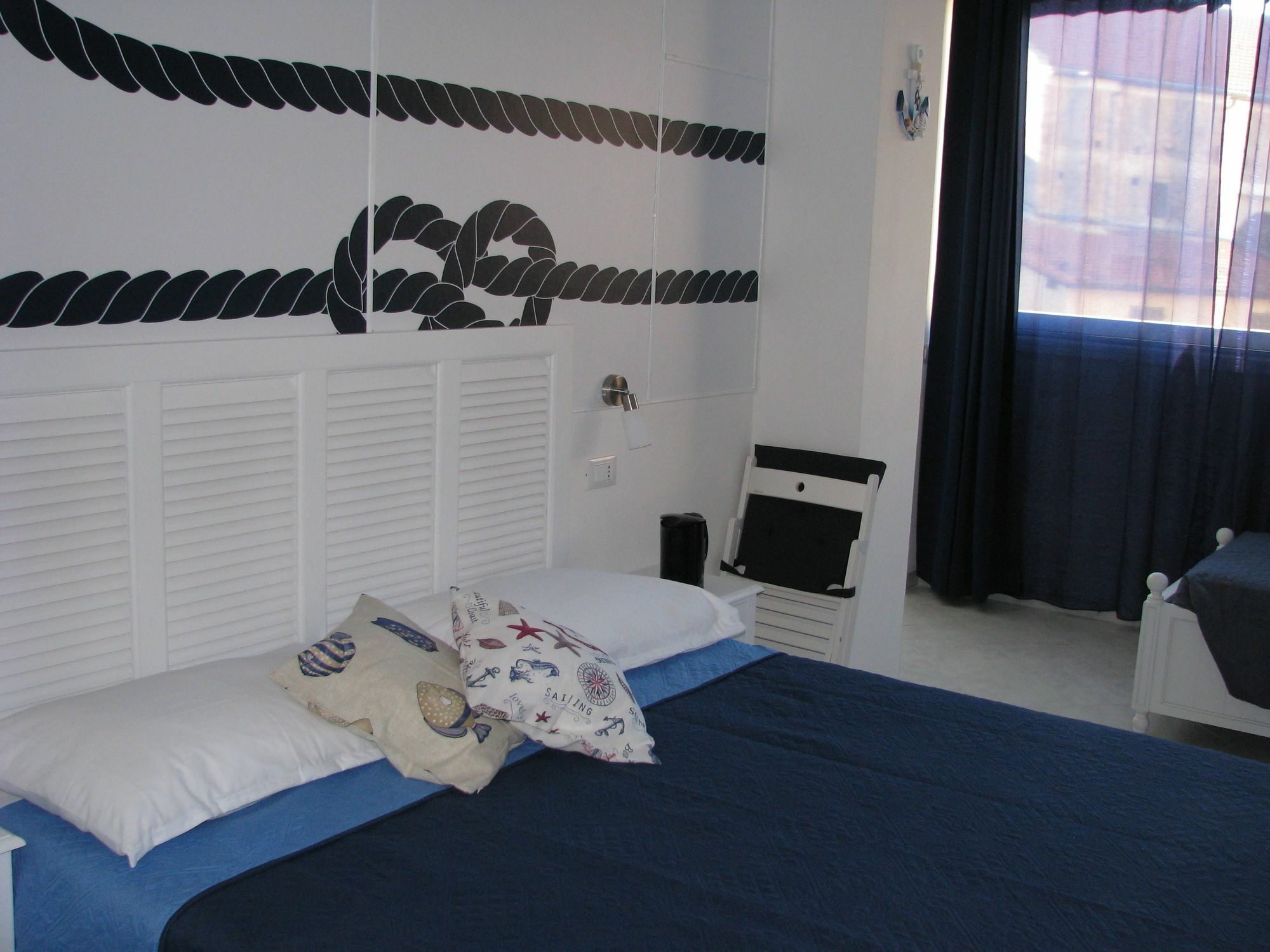 6 in centro guest house Sanremo Esterno foto