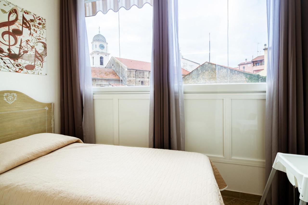 6 in centro guest house Sanremo Esterno foto